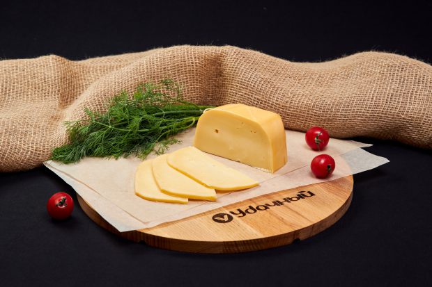 Сыр "Голландский" 45%, Армения.