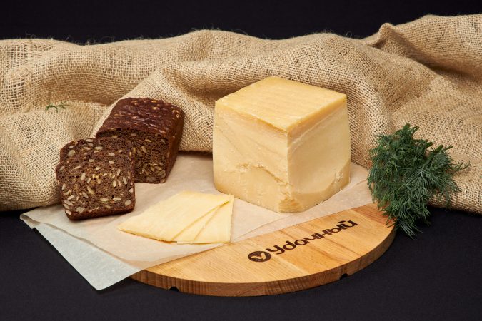 Сыр "Ларец Классический Сливочный" 50%, Бобровские Сыры - Твердые ...