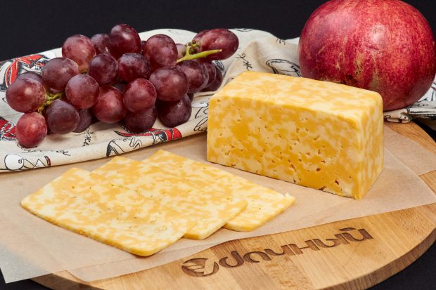 Сыр "Ларец Классический Сливочный" 50%, Бобровские Сыры - Твердые ...